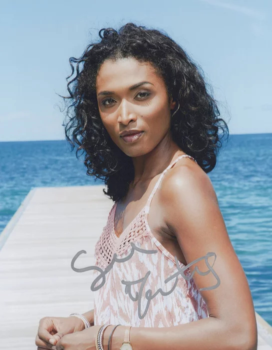 Sara Martins autograph