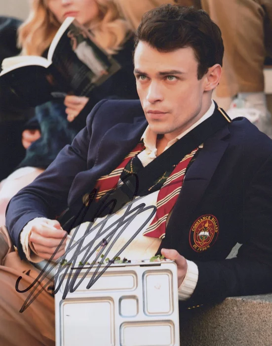 Thomas Doherty autograph