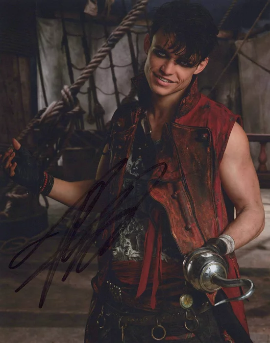 Thomas Doherty autograph