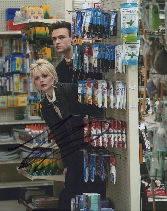 Thomas Doherty autograph