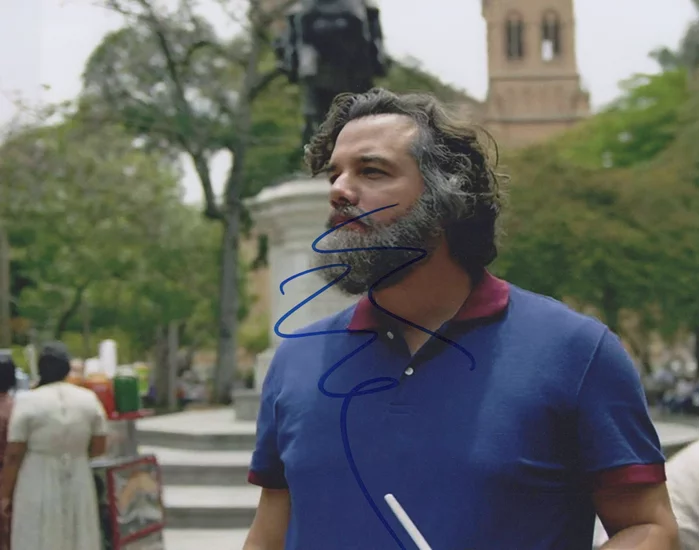 Wagner Moura autograph