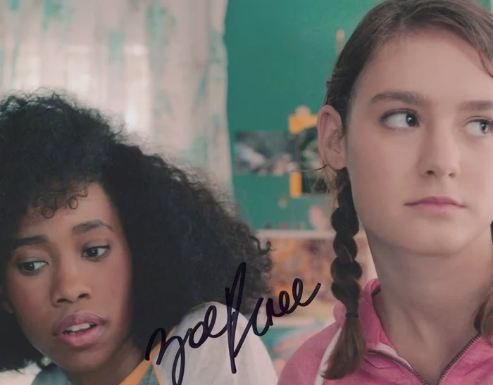 Zoe Renee autograph