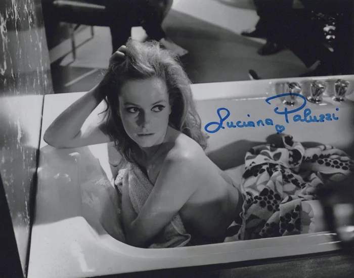 Luciana Paluzzi autograph