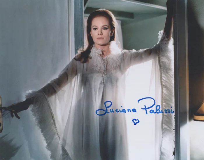 Luciana Paluzzi autograph