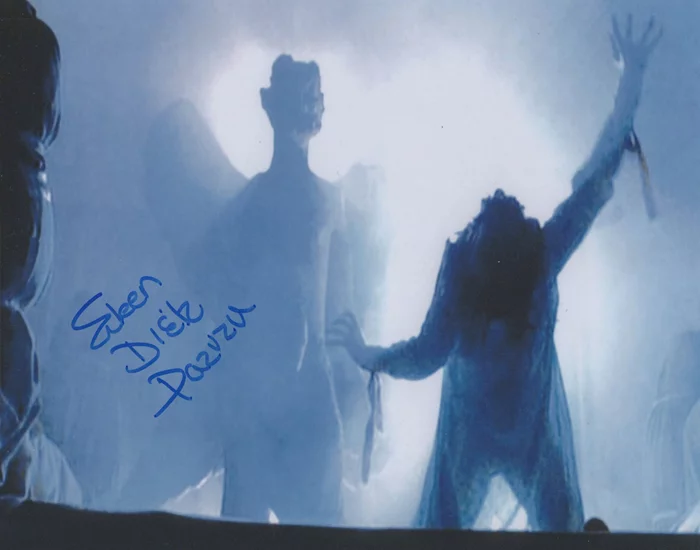 Eileen Dietz autograph