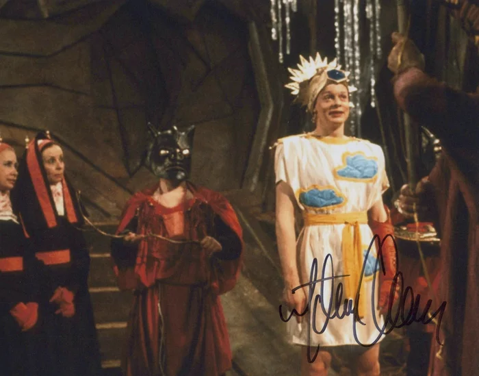 Martin Clunes autograph