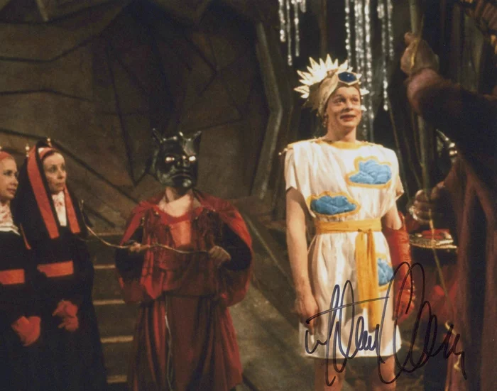 Martin Clunes autograph