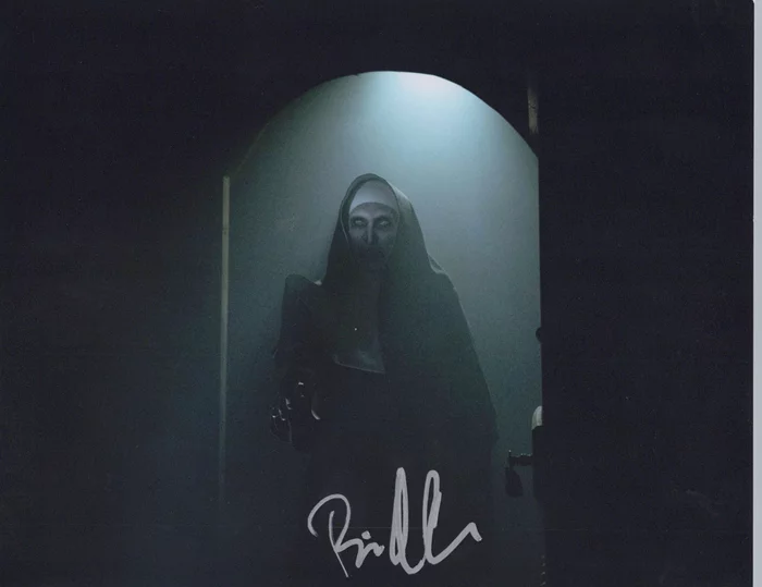 Bonnie Aarons autograph