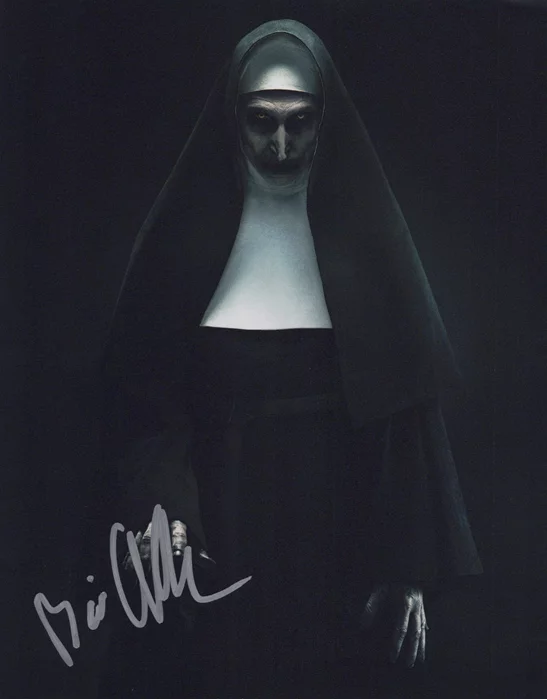 Bonnie Aarons autograph
