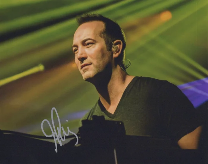 Joel Cummings autograph