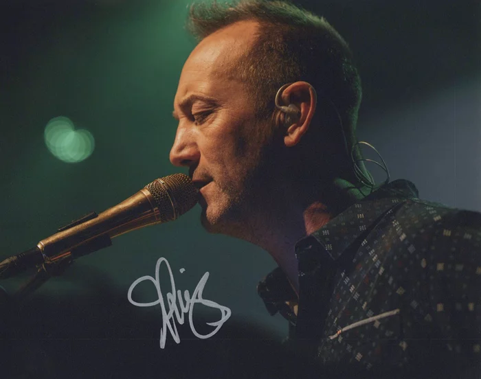 Joel Cummings autograph