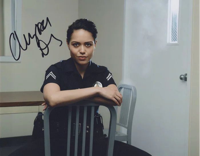 Alyssa Diaz autograph