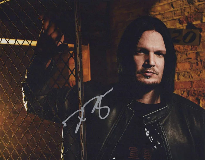 Dan Donegan autograph