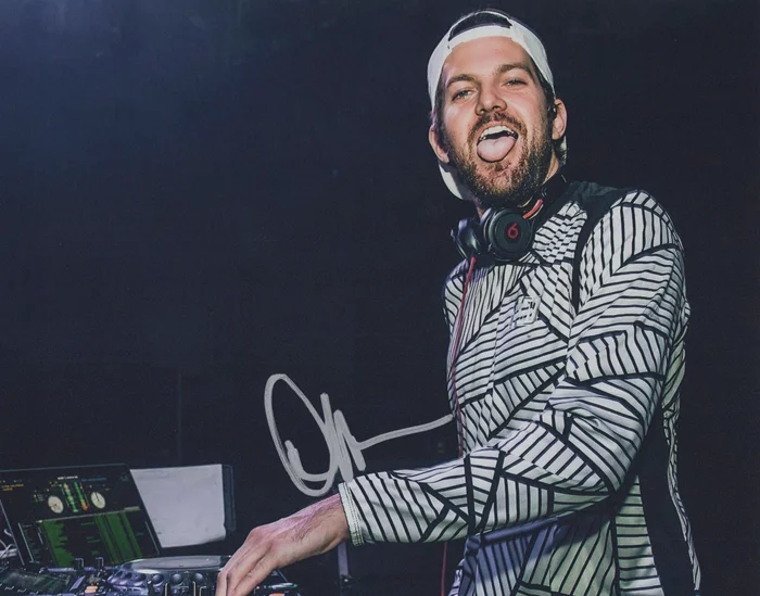 Dillon Francis autograph