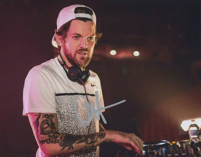 Dillon Francis autograph