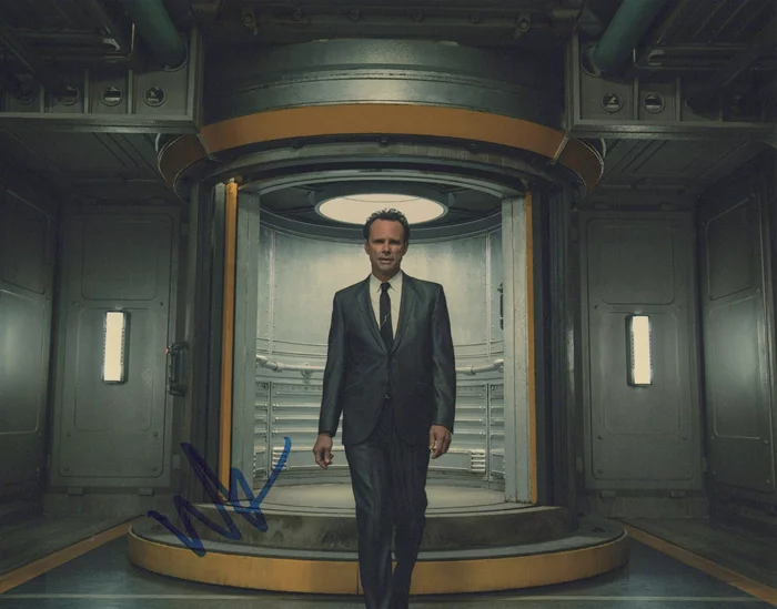 Walt Goggins autograph