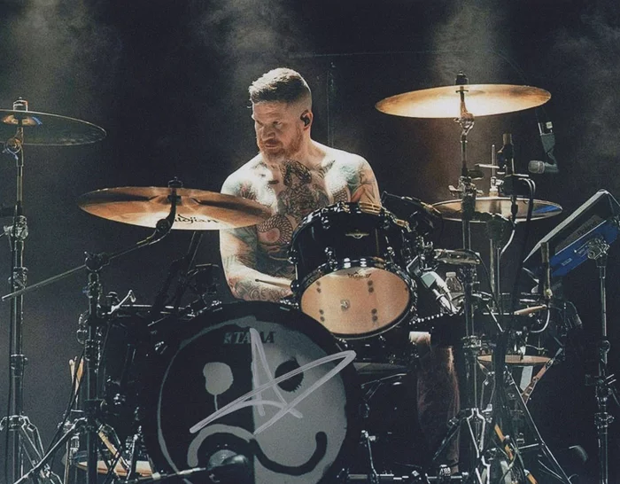 Andy Hurley autograph