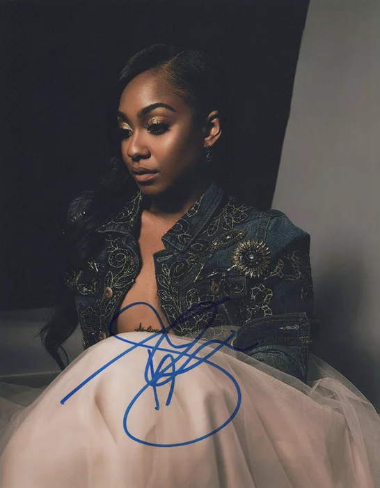 Tetona Jackson autograph