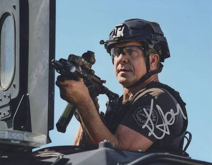 Kenneth Johnson autograph