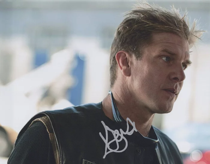 Kenneth Johnson autograph