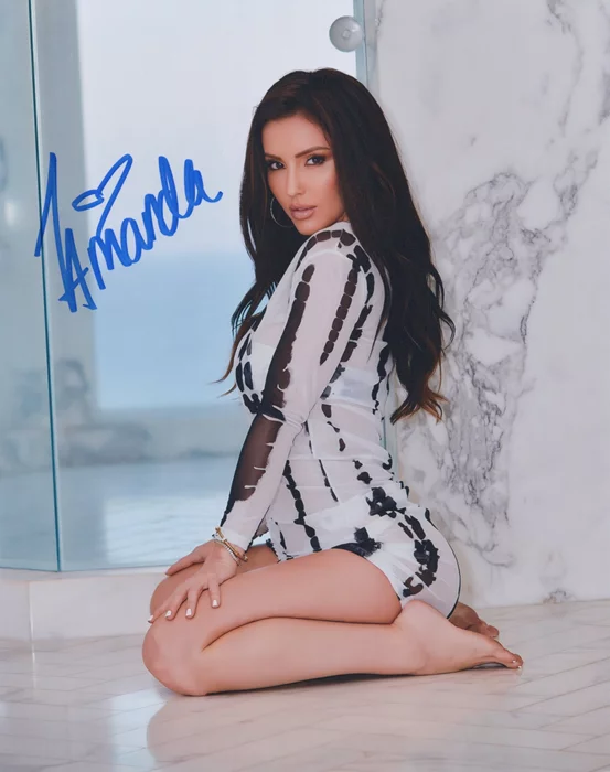 Amanda Paris autograph