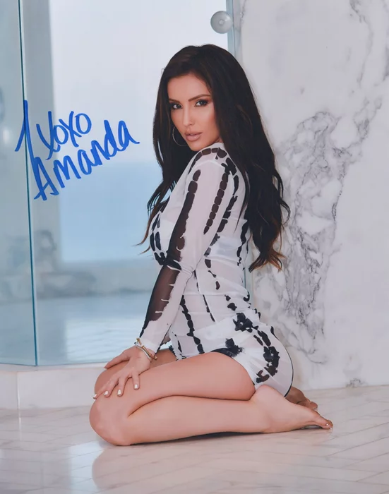 Amanda Paris autograph
