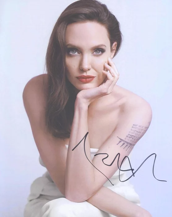 Angelina Jolie autograph