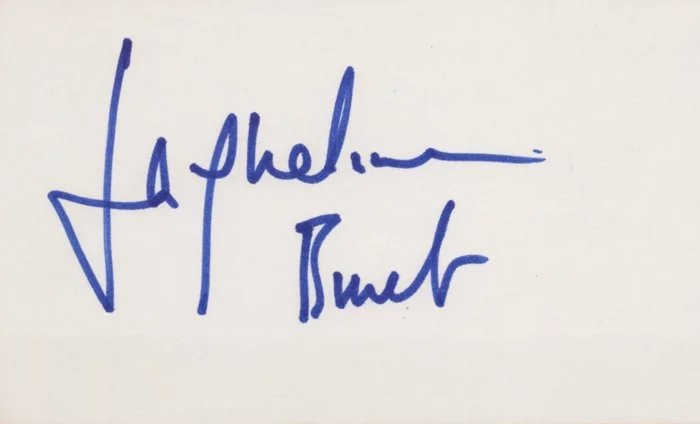 Jacqueline Bisset autograph