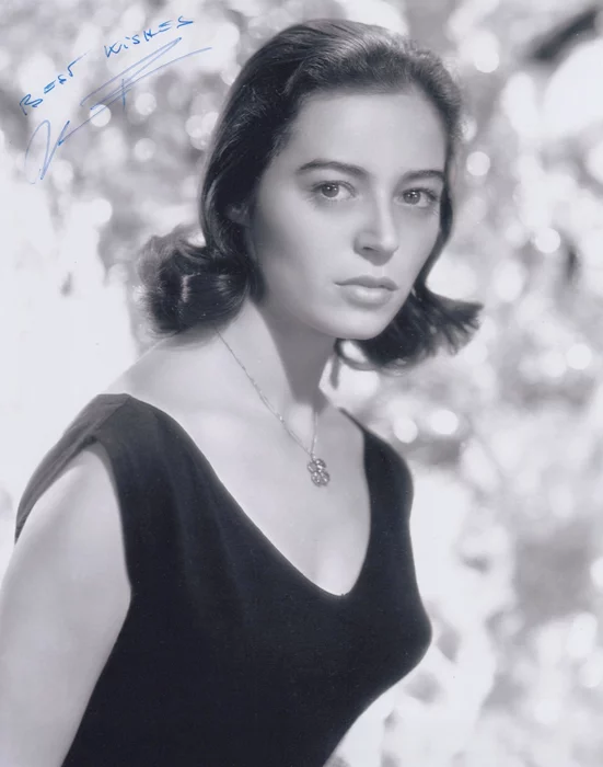 Marisa Pavan autograph