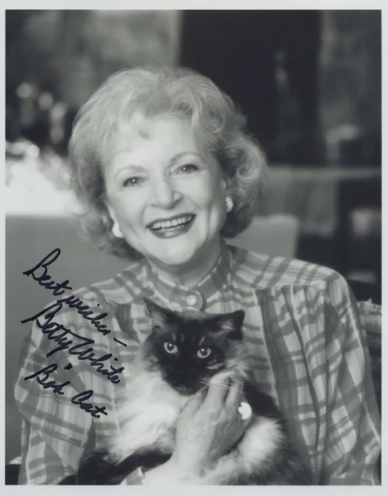 Betty White autograph