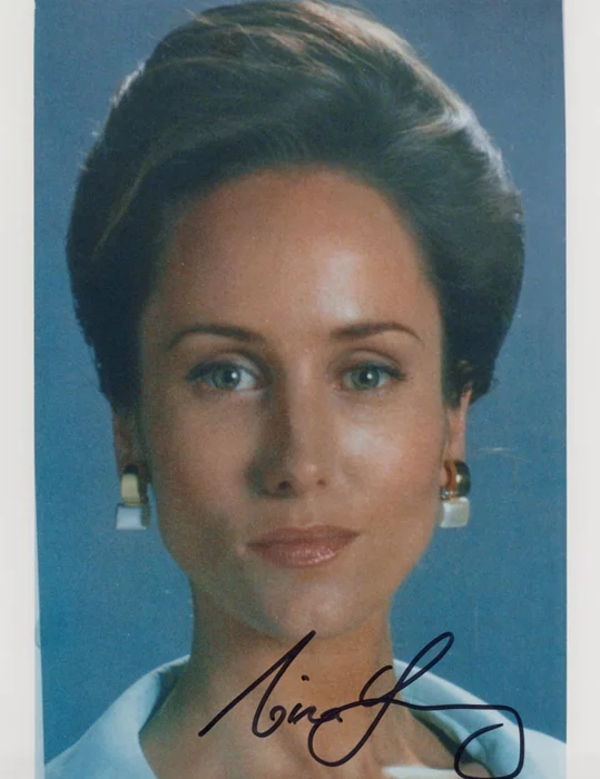 Nina Young autograph