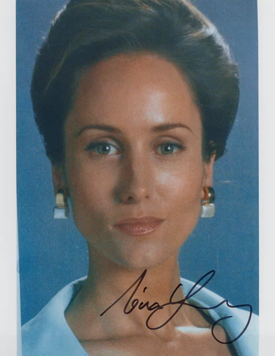 Nina Young autograph