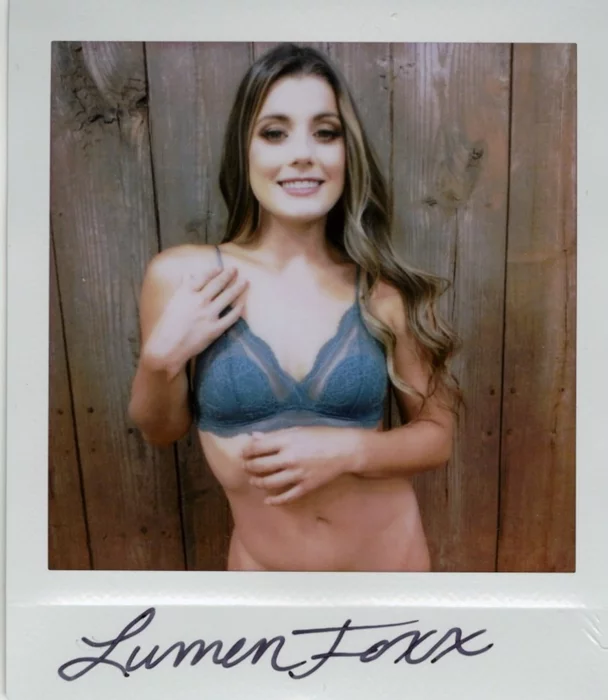 Lumen Foxx autograph