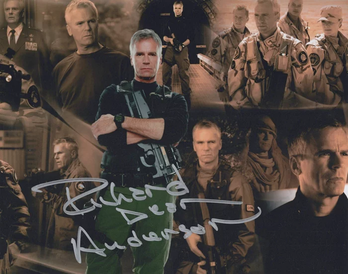 Richard Dean Anderson autograph