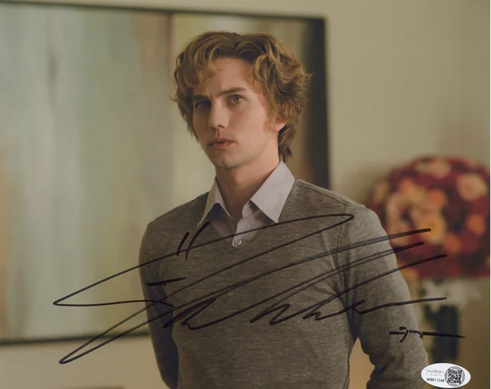Jackson Rathbone autograph