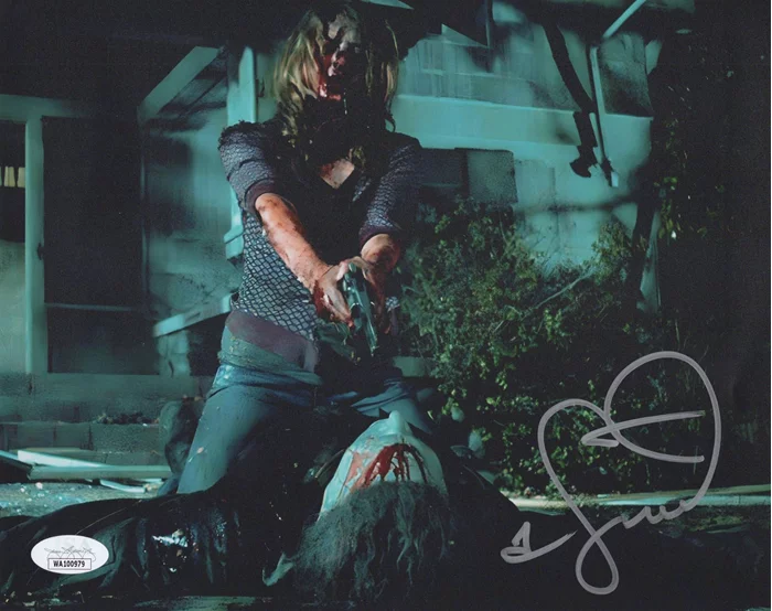 Scout Taylor-Compton autograph