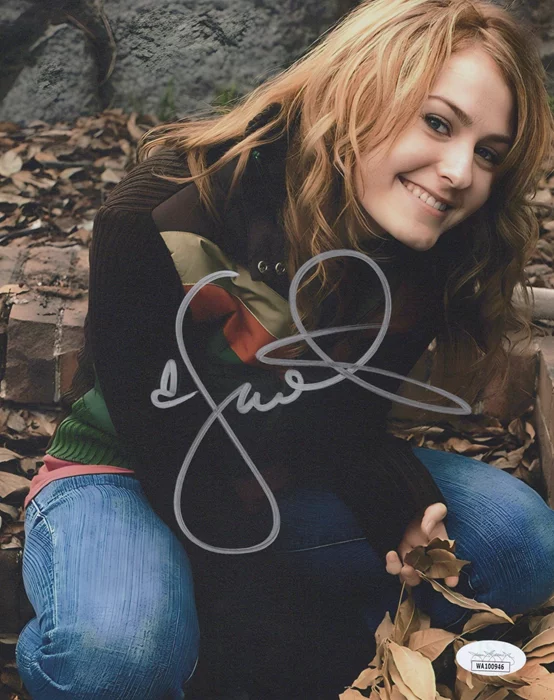 Scout Taylor-Compton autograph