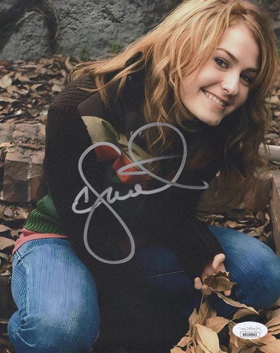 Scout Taylor-Compton autograph