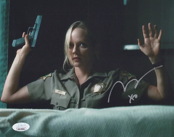 Marley Shelton autograph