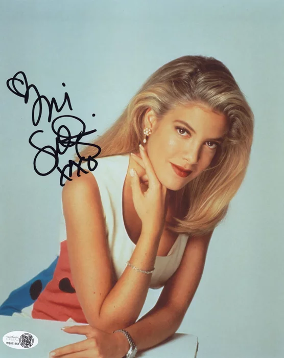 Tori Spelling autograph