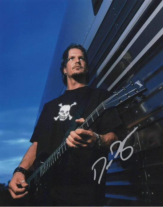 Dan Donegan autograph