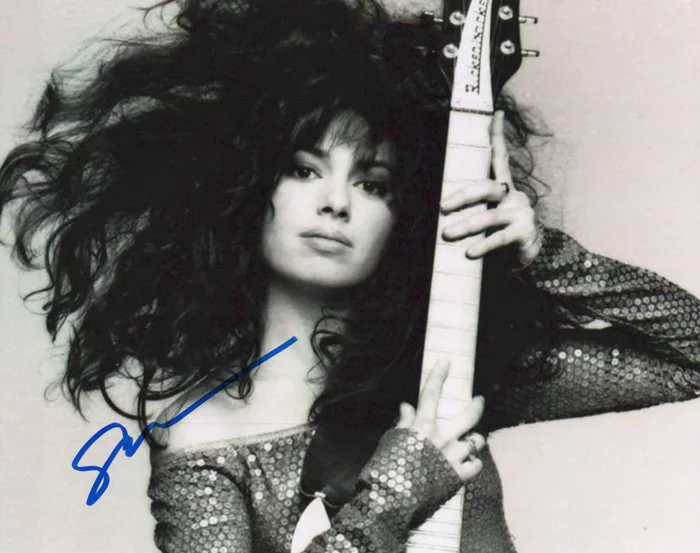 Susanna Hoffs autograph