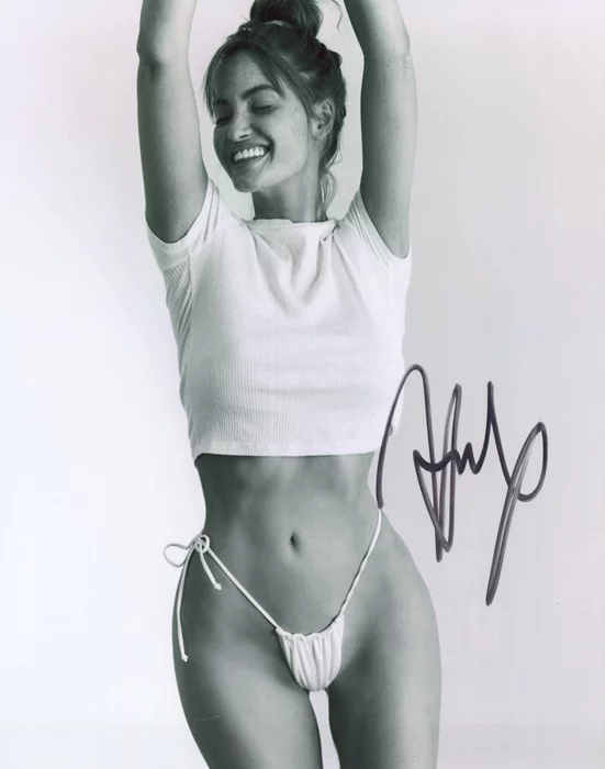 Haley Kalil autograph