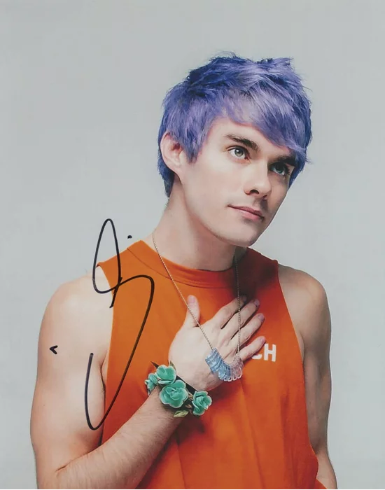 Awsten Knight autograph