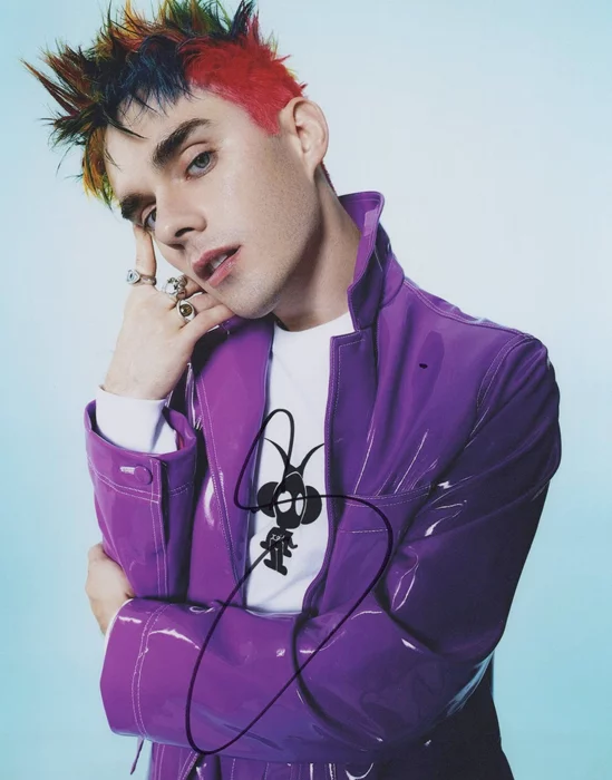 Awsten Knight autograph