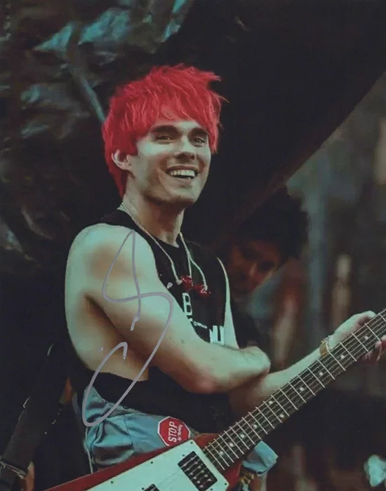 Awsten Knight autograph