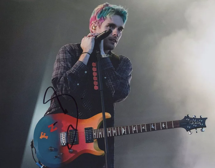 Awsten Knight autograph