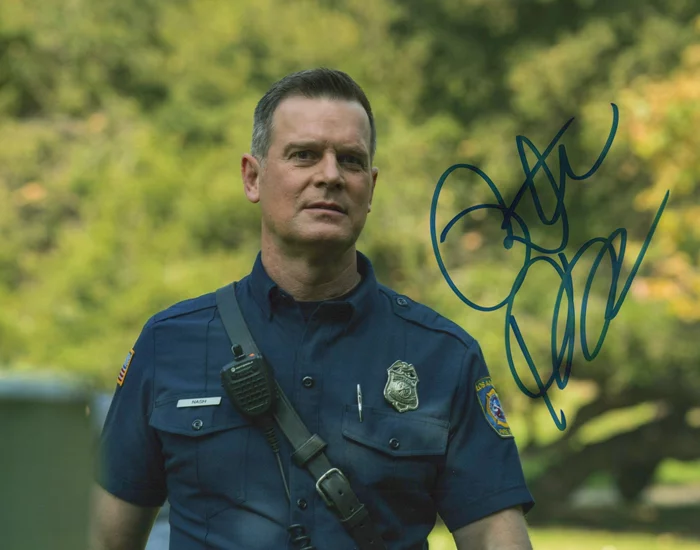 Peter Krause autograph