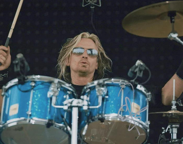 Eric Kretz autograph