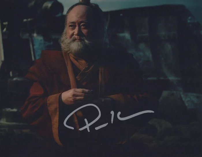 Paul Sun-Hyung Lee autograph